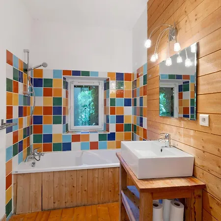 Ancienne Ferme Renovee La Grange بيت للعطل *
