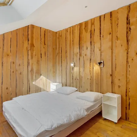 Ancienne Ferme Renovee La Grange بيت للعطل *