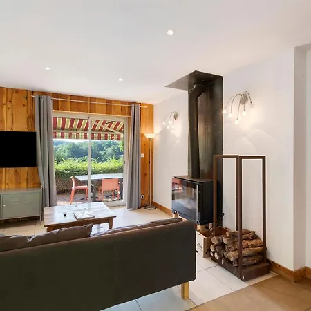 Ancienne Ferme Renovee La Grange بيت للعطل